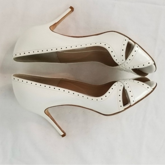 Manolo Blahnik Pumps White peeptoe Patent Leather Eyelet 38 / 7-8 Marilyn Monroe